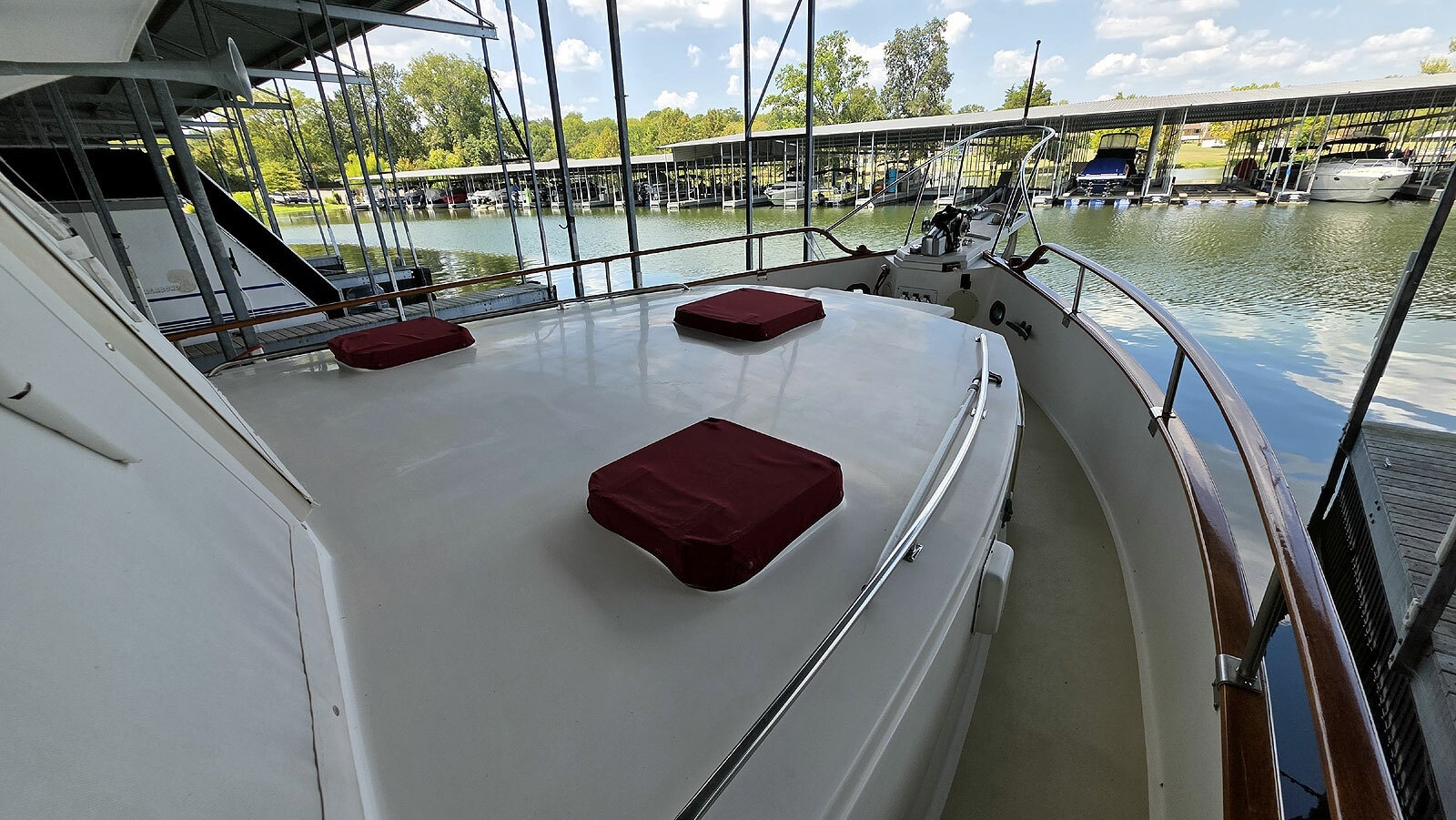 Fore Deck Port Forward
