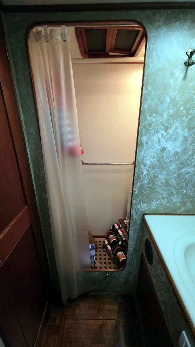 Guest Head Shower