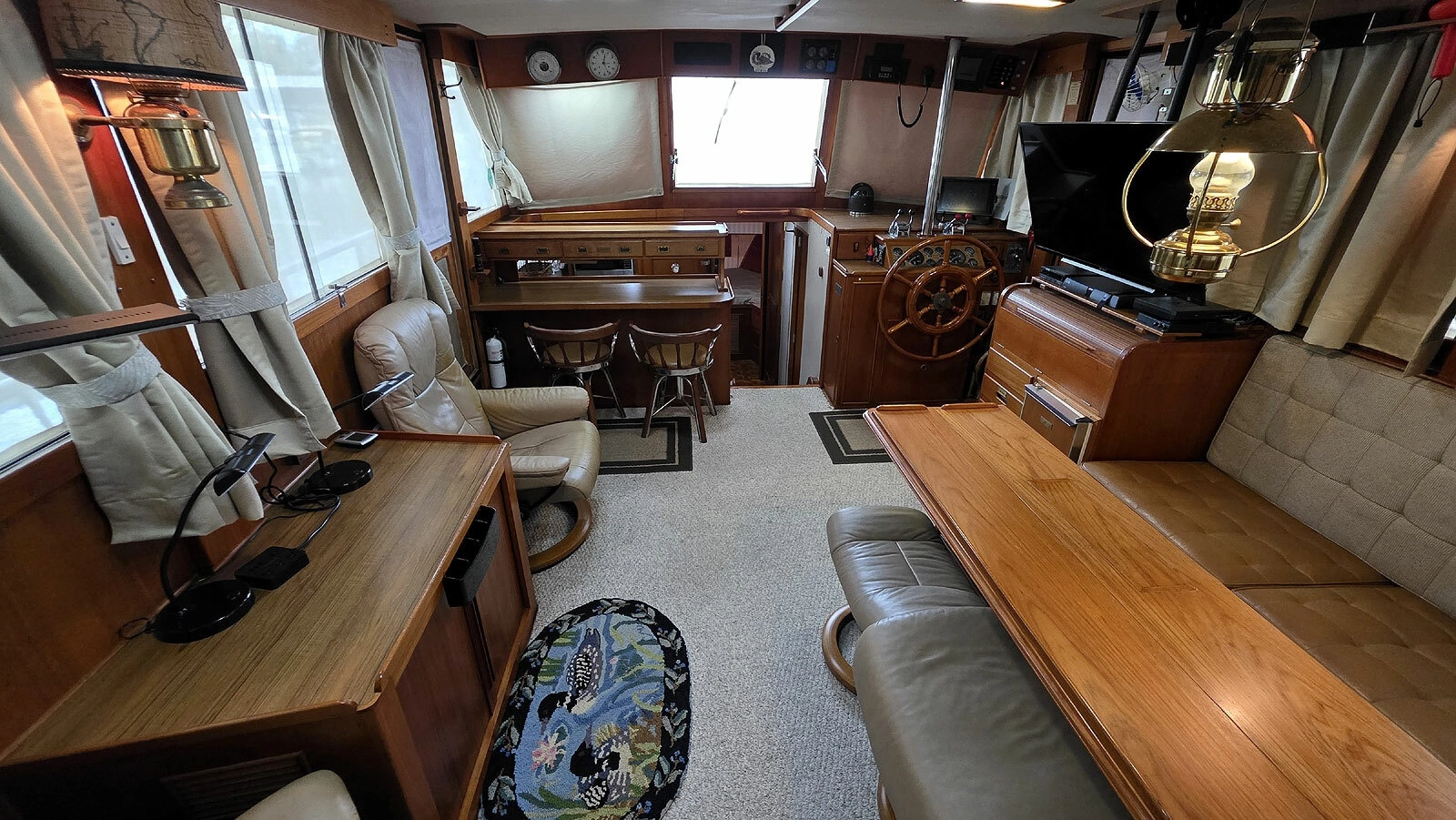 Main Cabin Forward