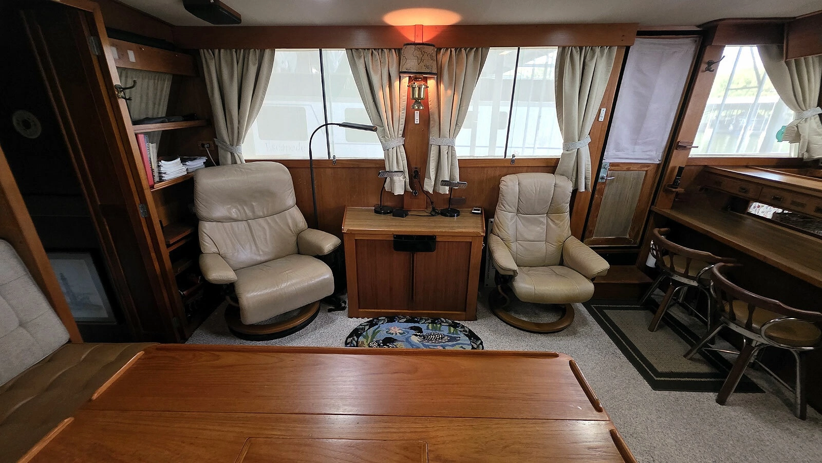 Main Cabin Port