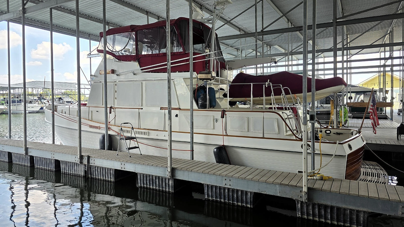 Port Stern Profile