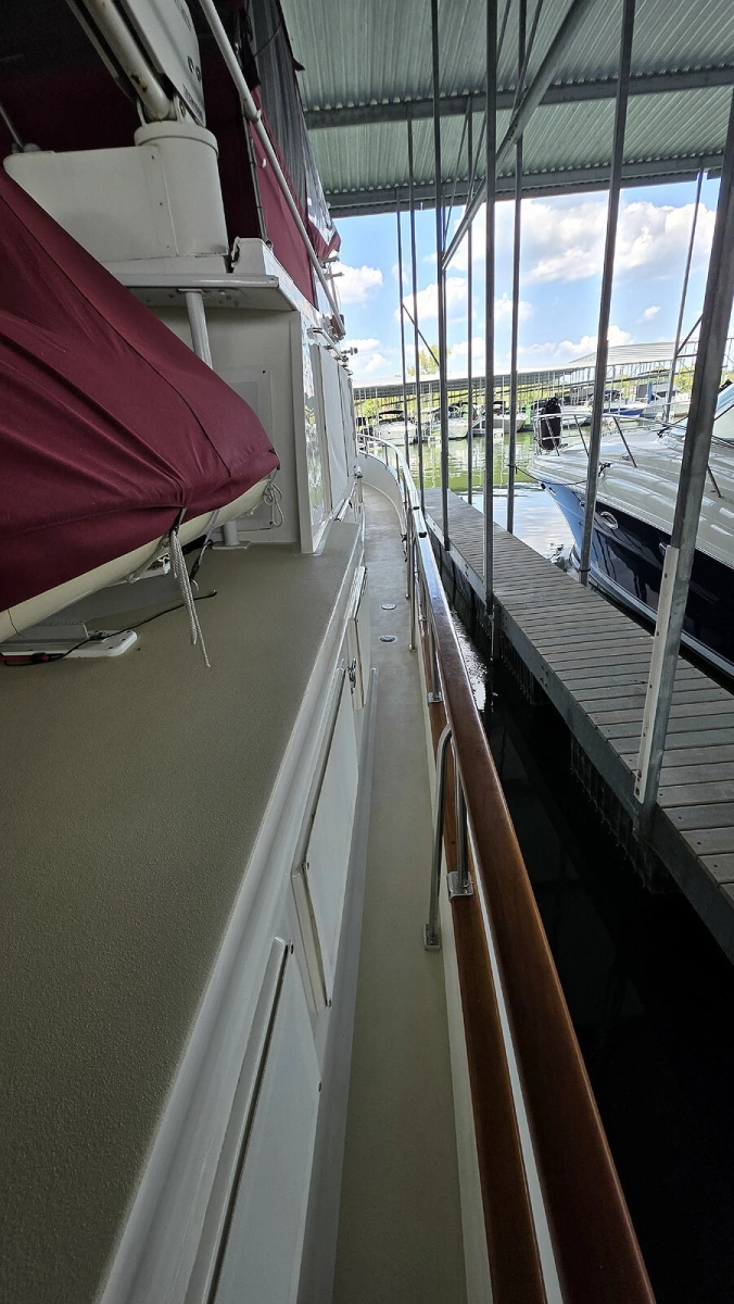 Side Walkway Starboard