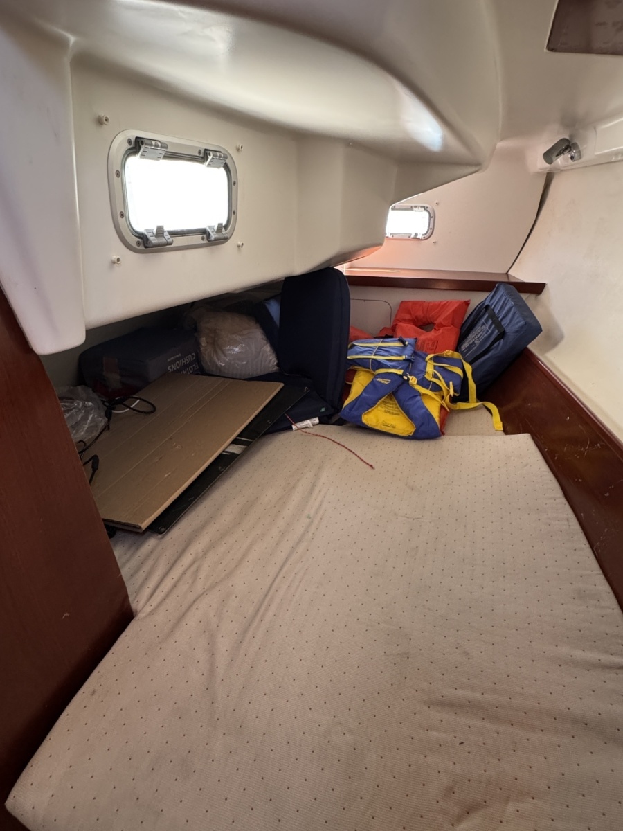 2004 Beneteau 