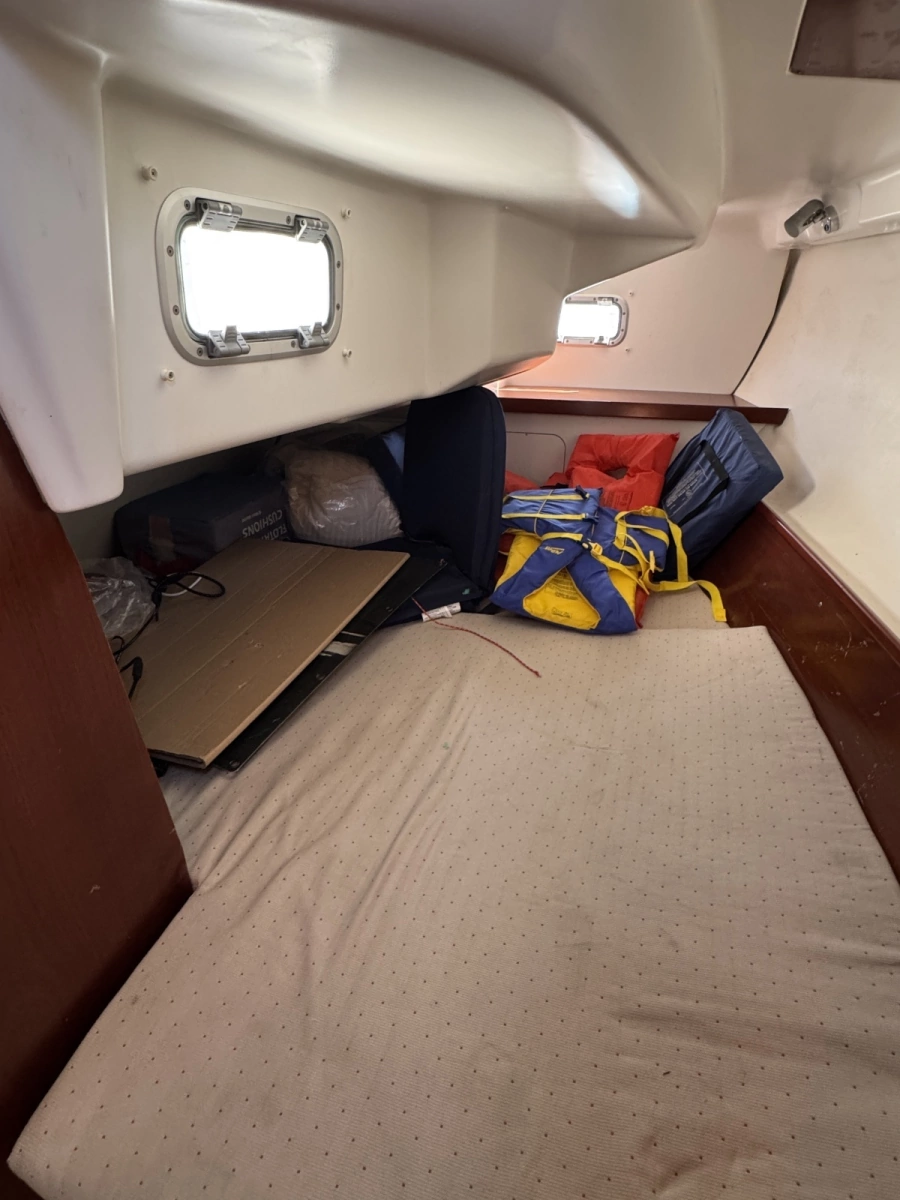 2004 Beneteau 