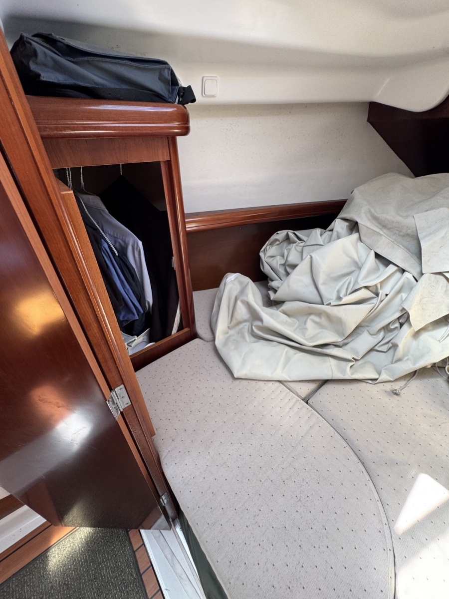 2004 Beneteau 