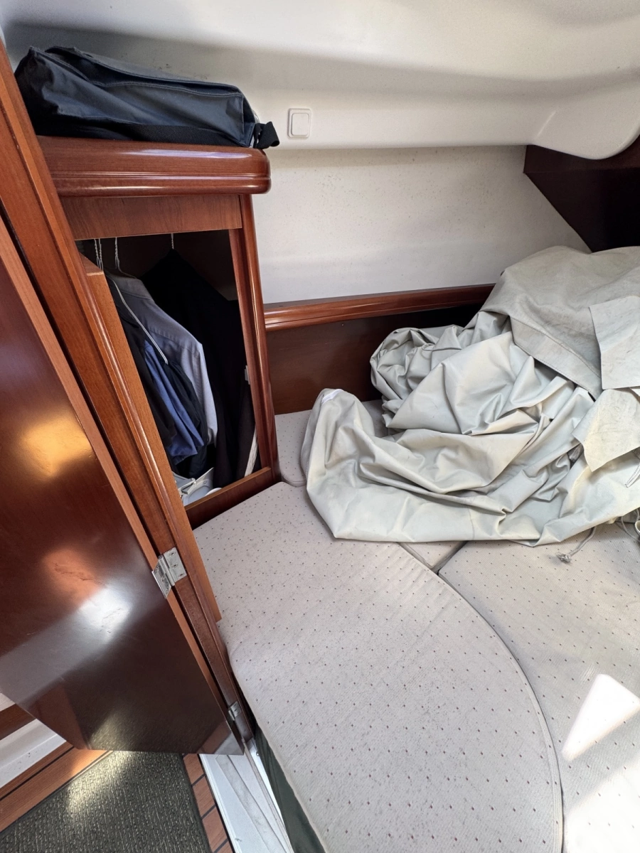 2004 Beneteau 