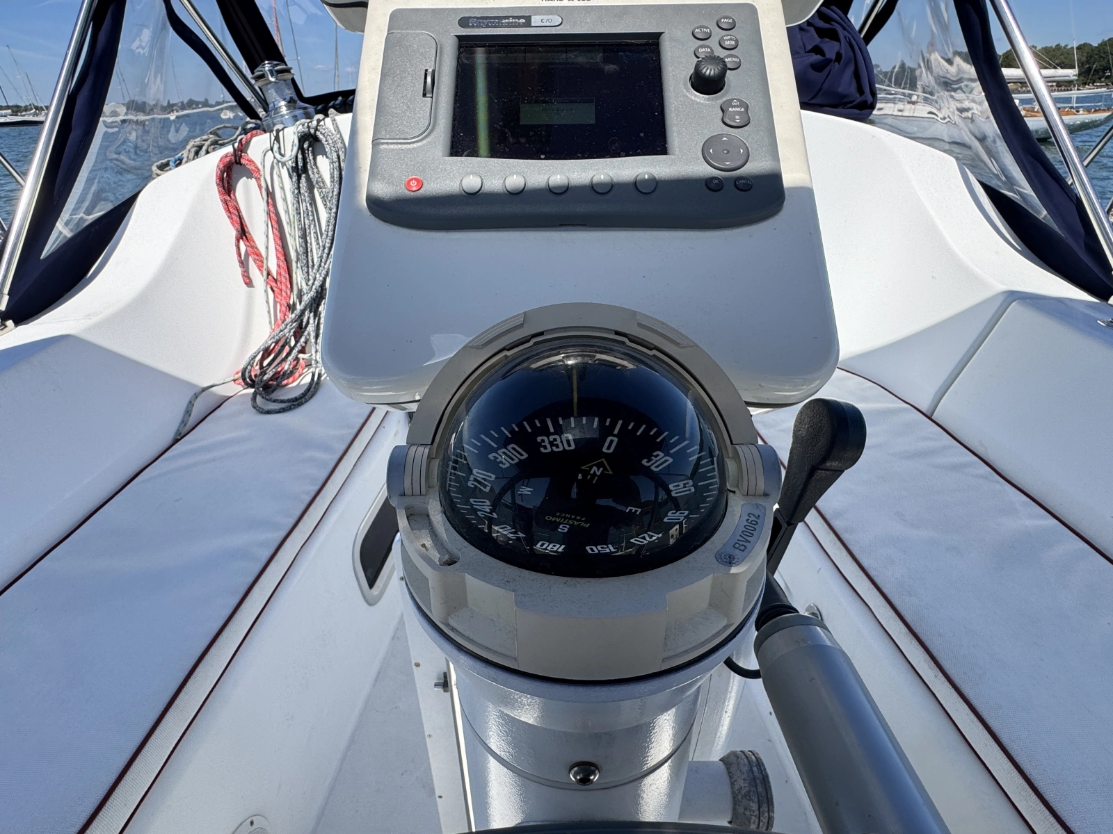 2004 Beneteau 