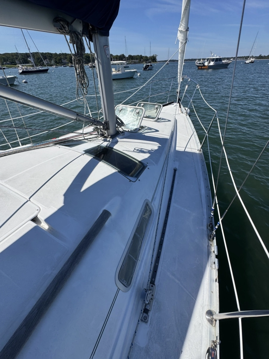2004 Beneteau 