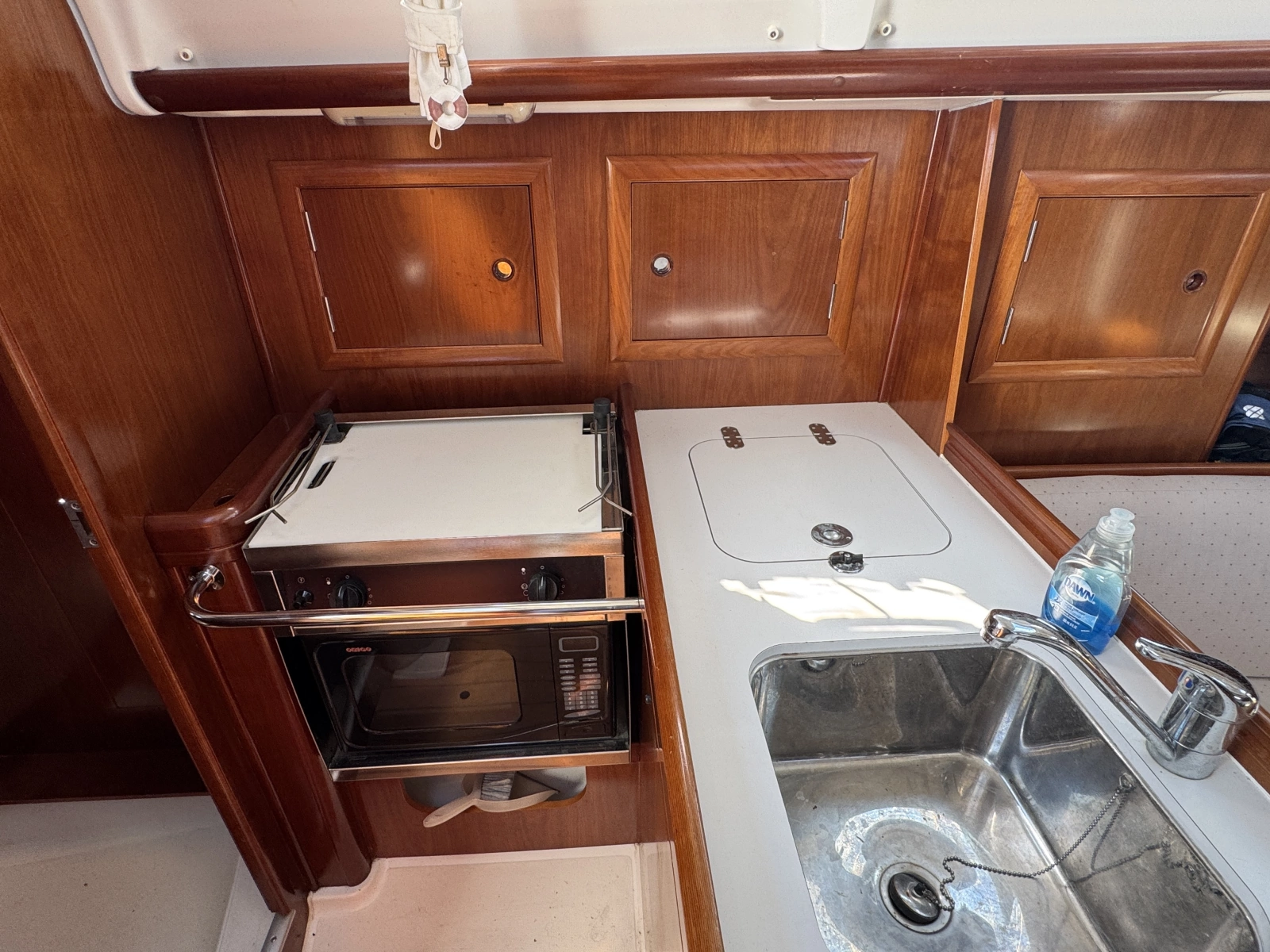 2004 Beneteau 