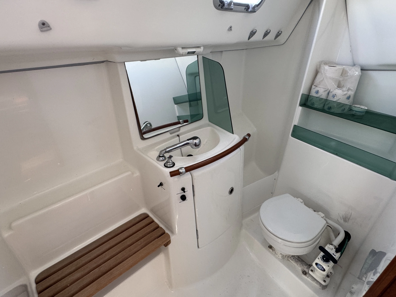 2004 Beneteau 