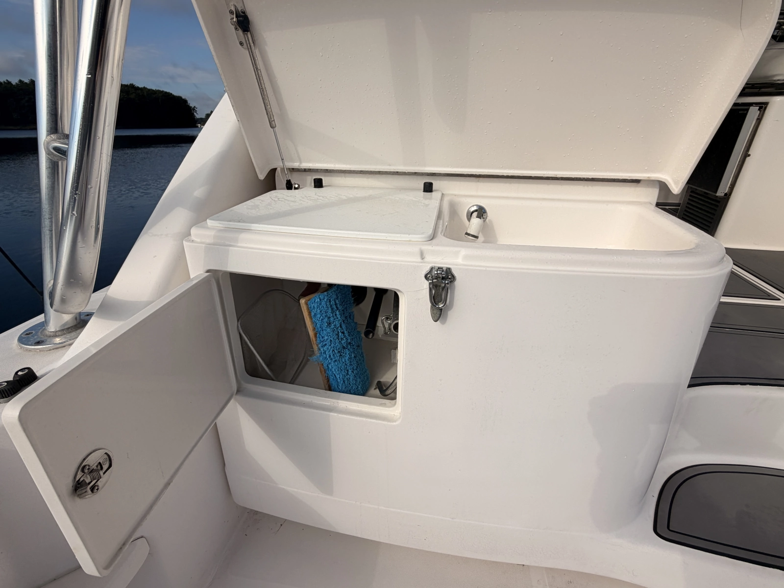 2003 Cabo 35 Express