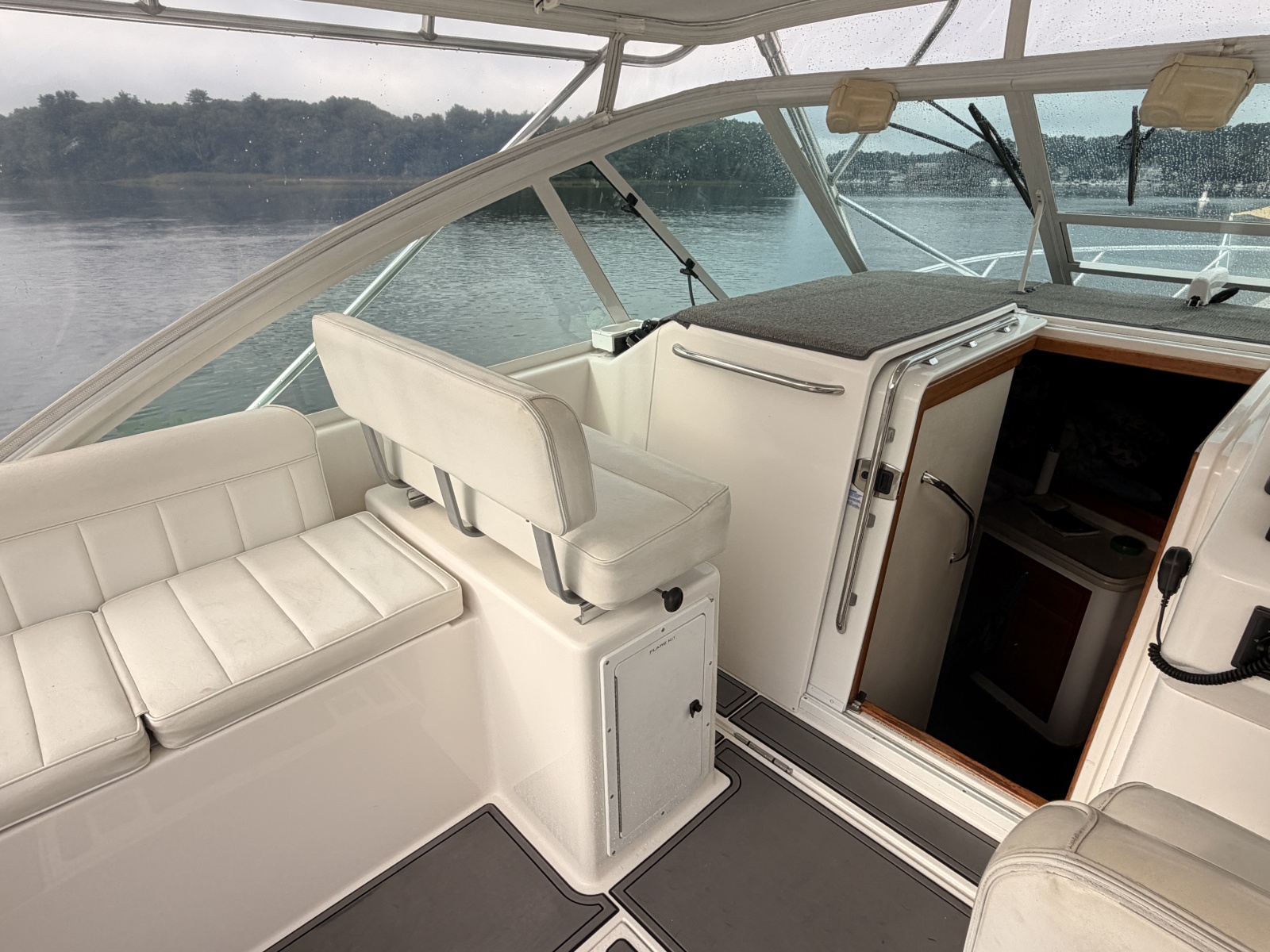 2003 Cabo 35 Express