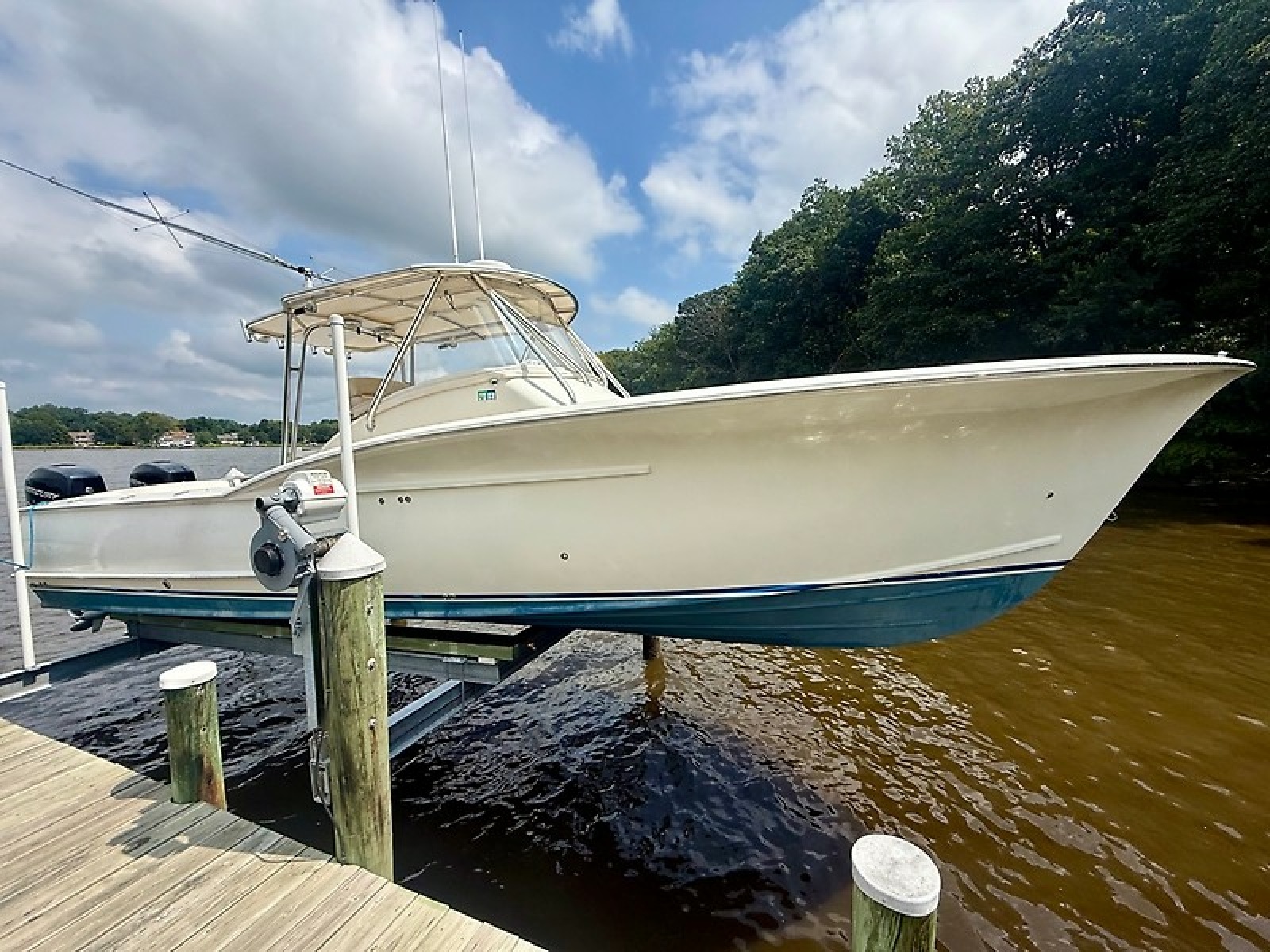 2005 Jarrett Bay 32