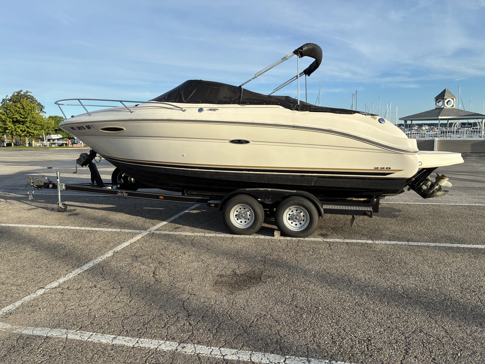 22ft Sea Ray Yacht For Sale