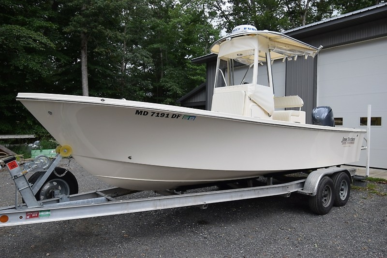 2024 Jones Brothers Cape Fisherman 23