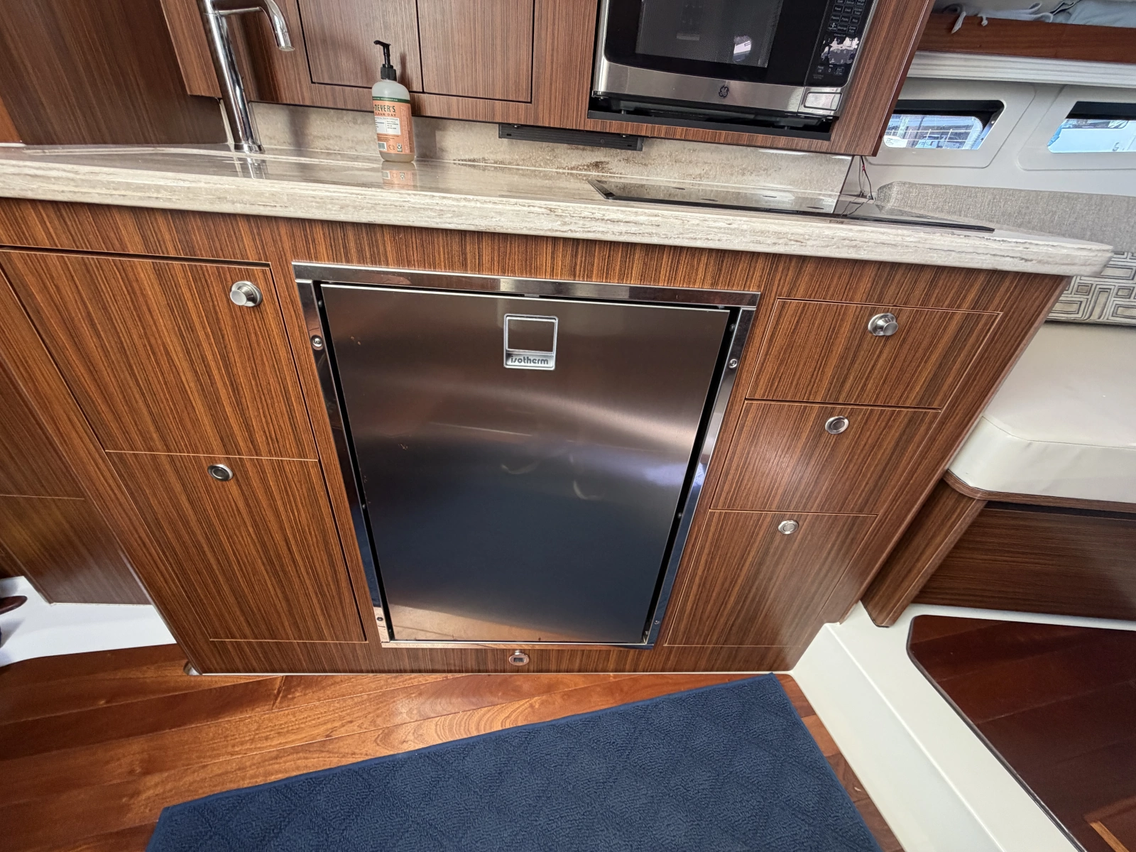 2023 Pursuit OS 355 Offshore