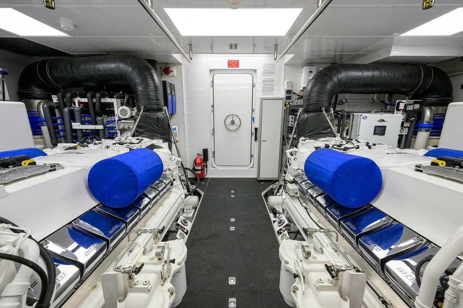 2019 Westport Raised Pilothouse