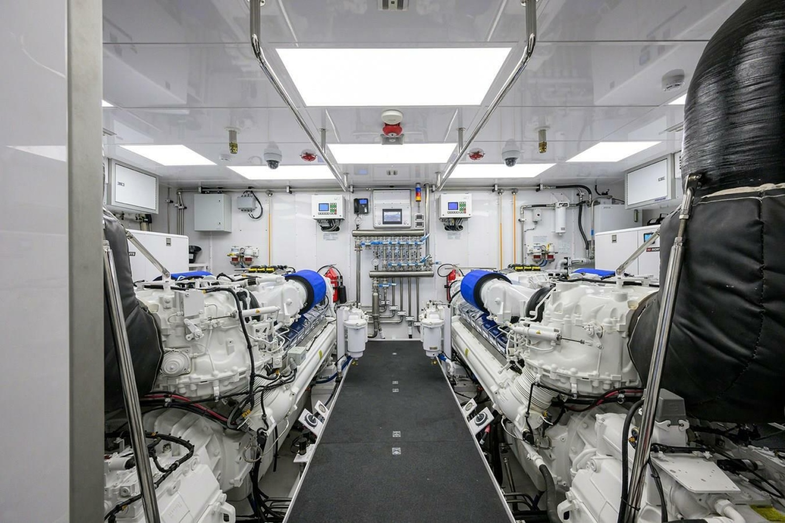 2019 Westport Raised Pilothouse