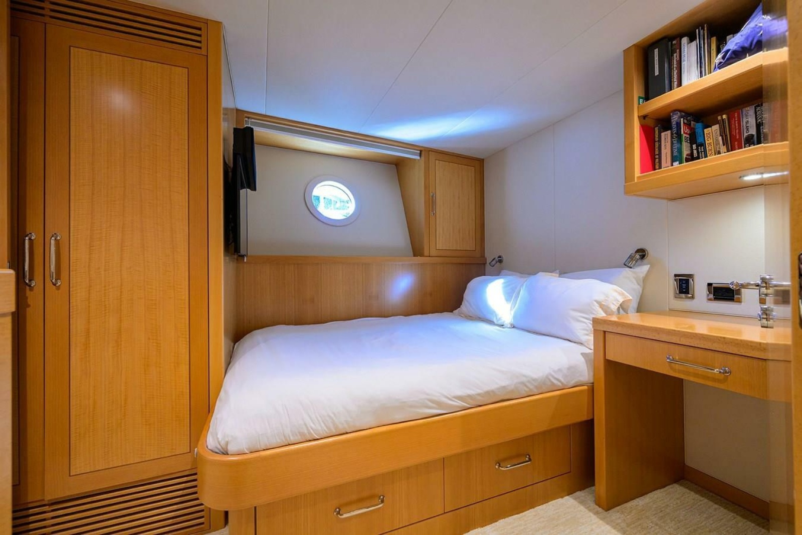 2019 Westport Raised Pilothouse