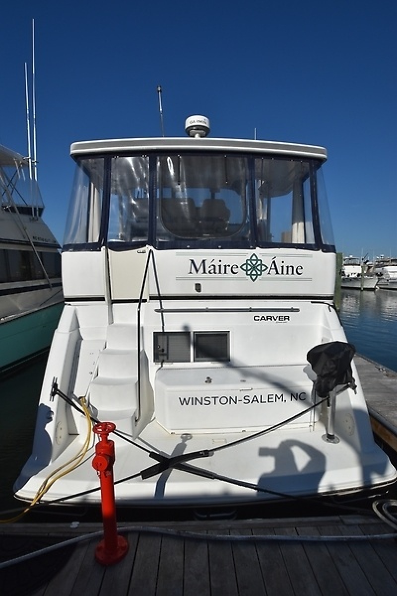 2000 Carver 356 Aft Cabin Motor Yacht — 0005914154