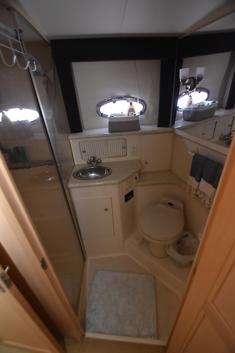 2000 Carver 356 Aft Cabin Motor Yacht — 0005914136