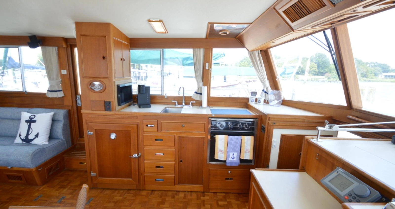 1196 Grand Banks 42 Classic