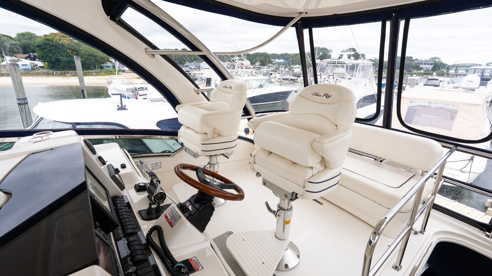 2006 Sea Ray 52 Sedan Bridge
