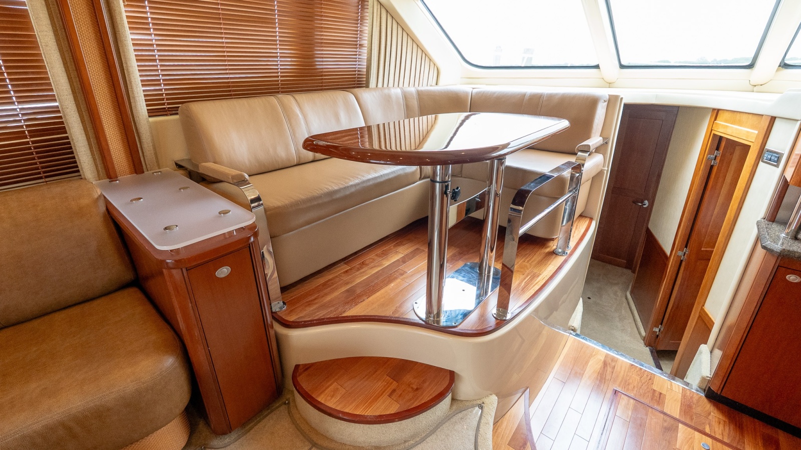 2006 Sea Ray 52 Sedan Bridge
