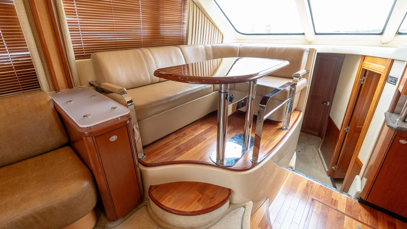 2006 Sea Ray 52 Sedan Bridge