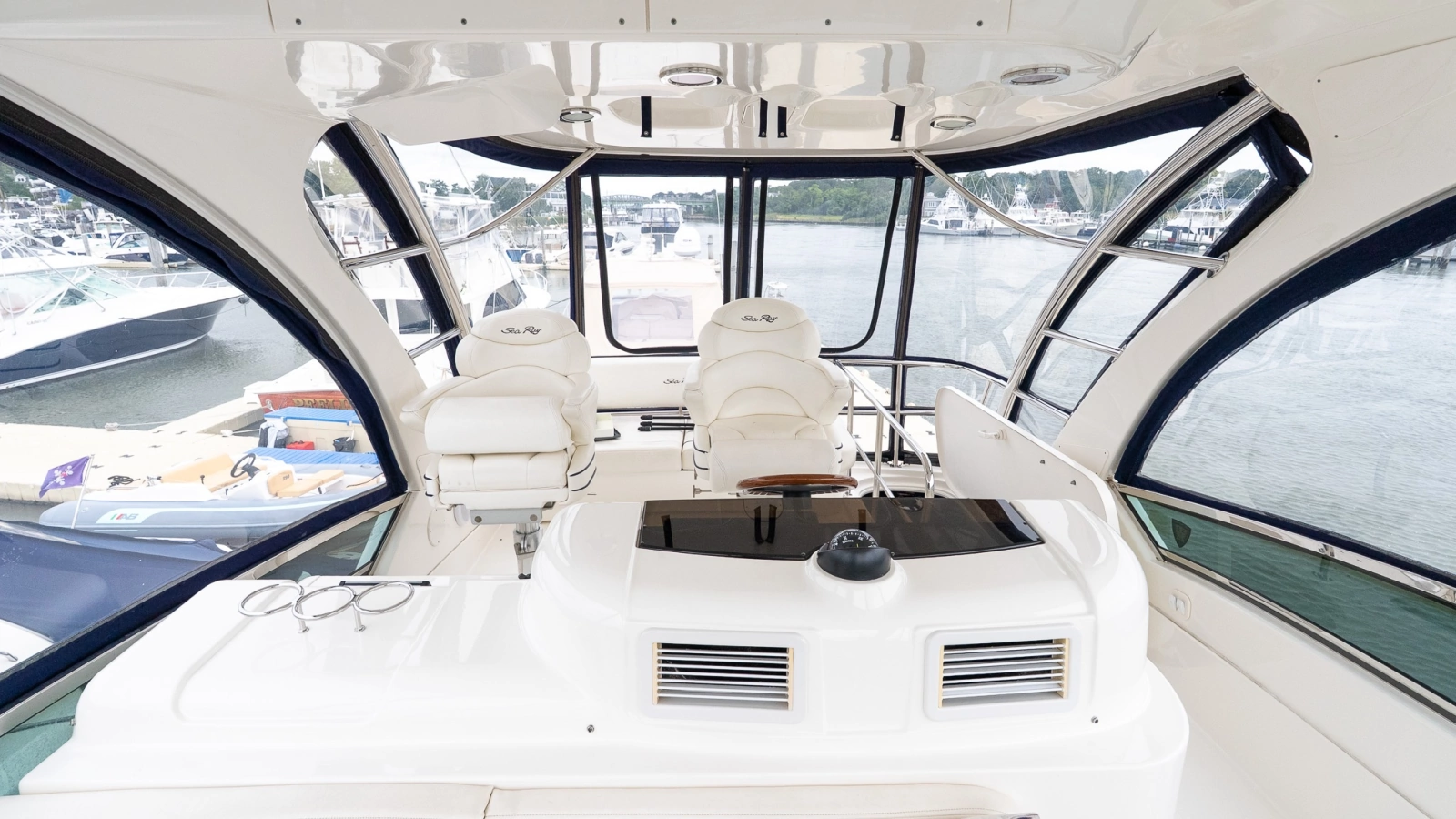 2006 Sea Ray 52 Sedan Bridge
