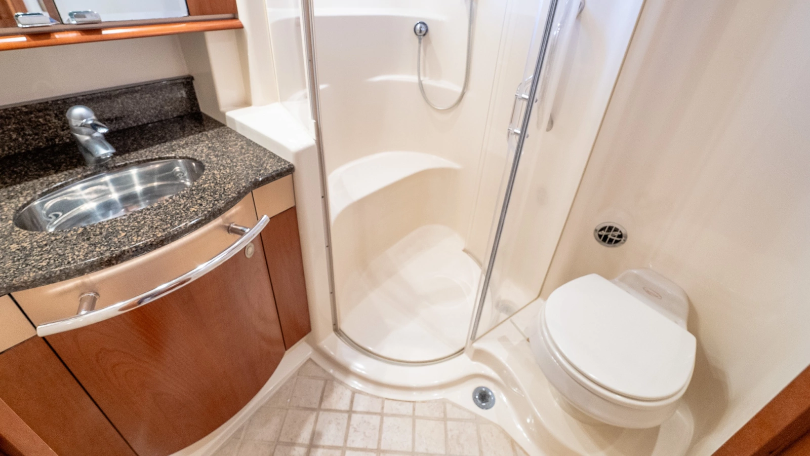 2006 Sea Ray 52 Sedan Bridge