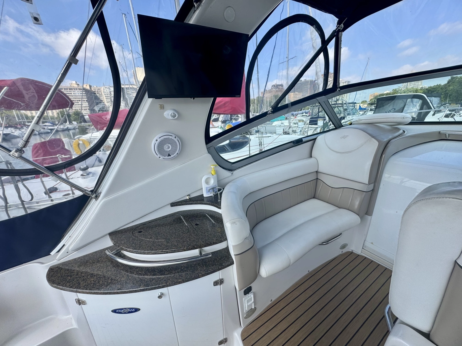 2006 Four Winns 318 Vista