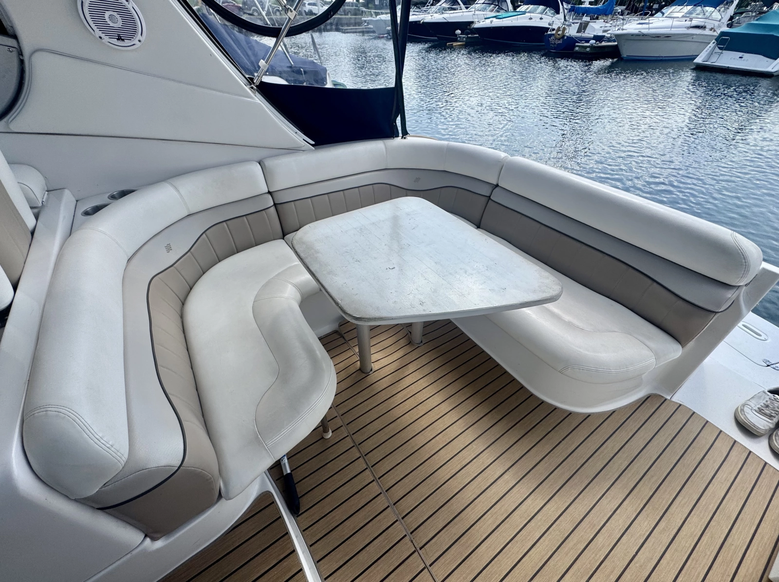 2006 Four Winns 318 Vista
