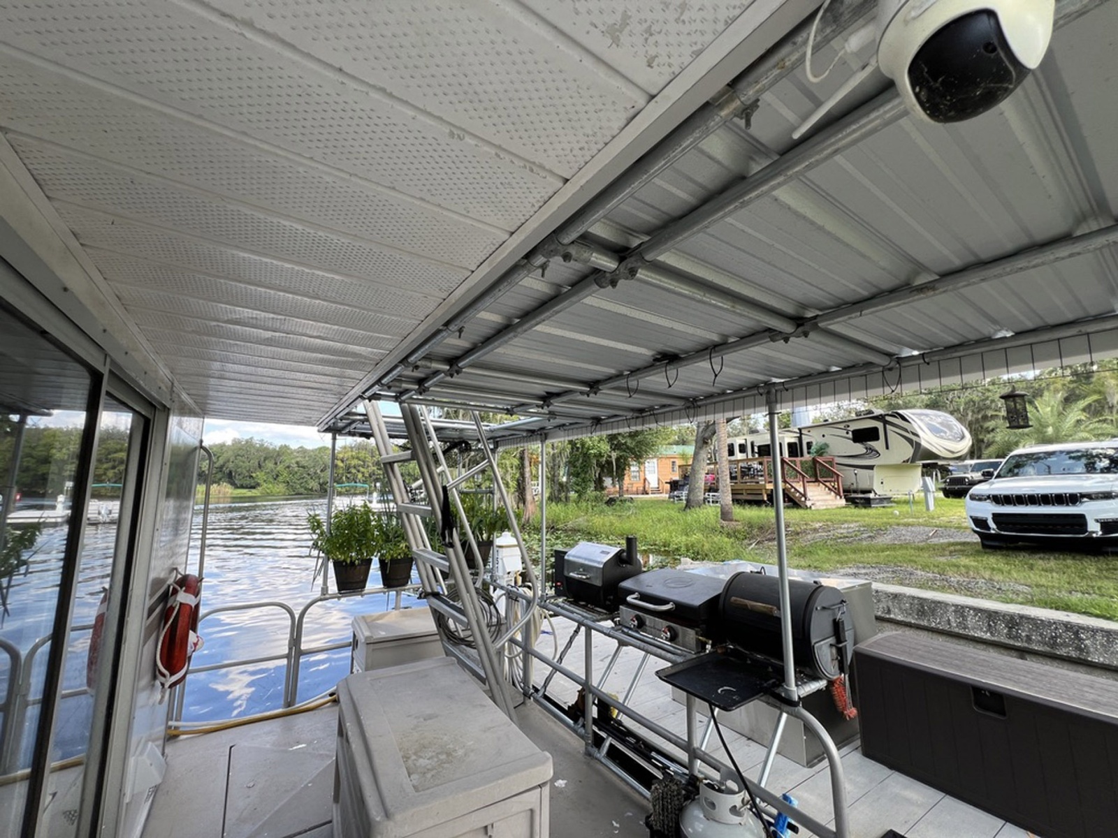 1988 Leisurecraft House Boat