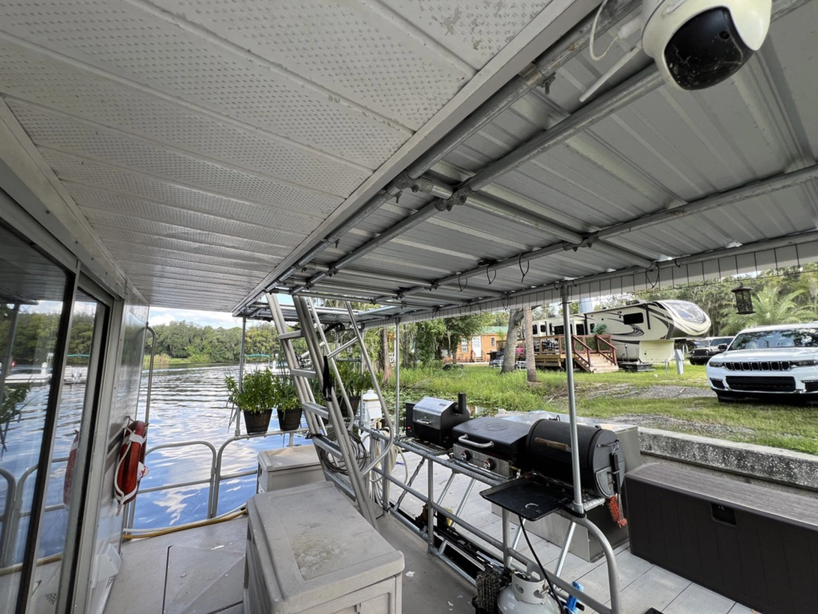 1988 Leisurecraft House Boat