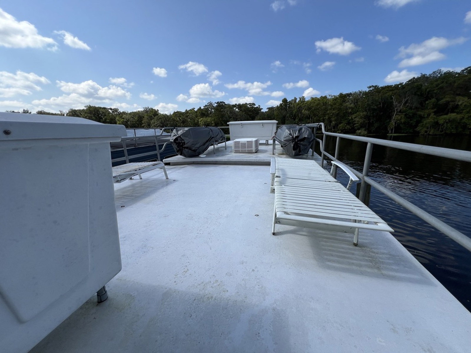 1988 Leisurecraft House Boat