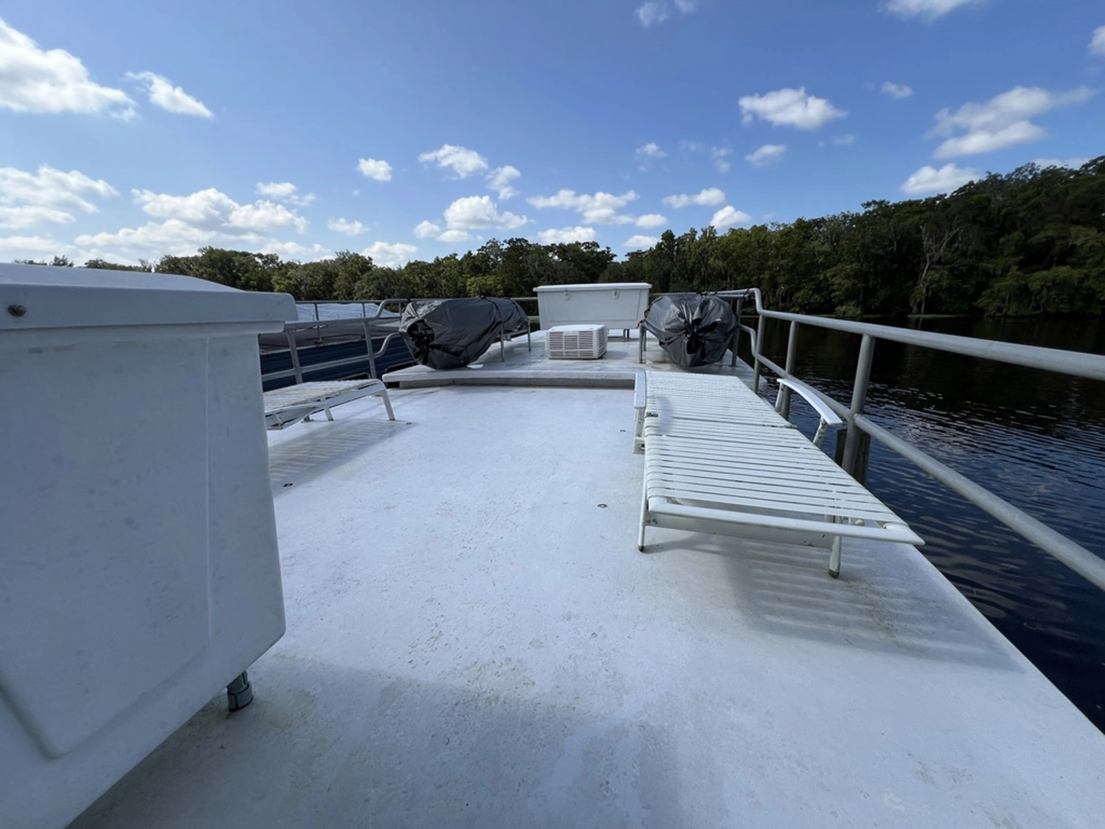 1988 Leisurecraft House Boat