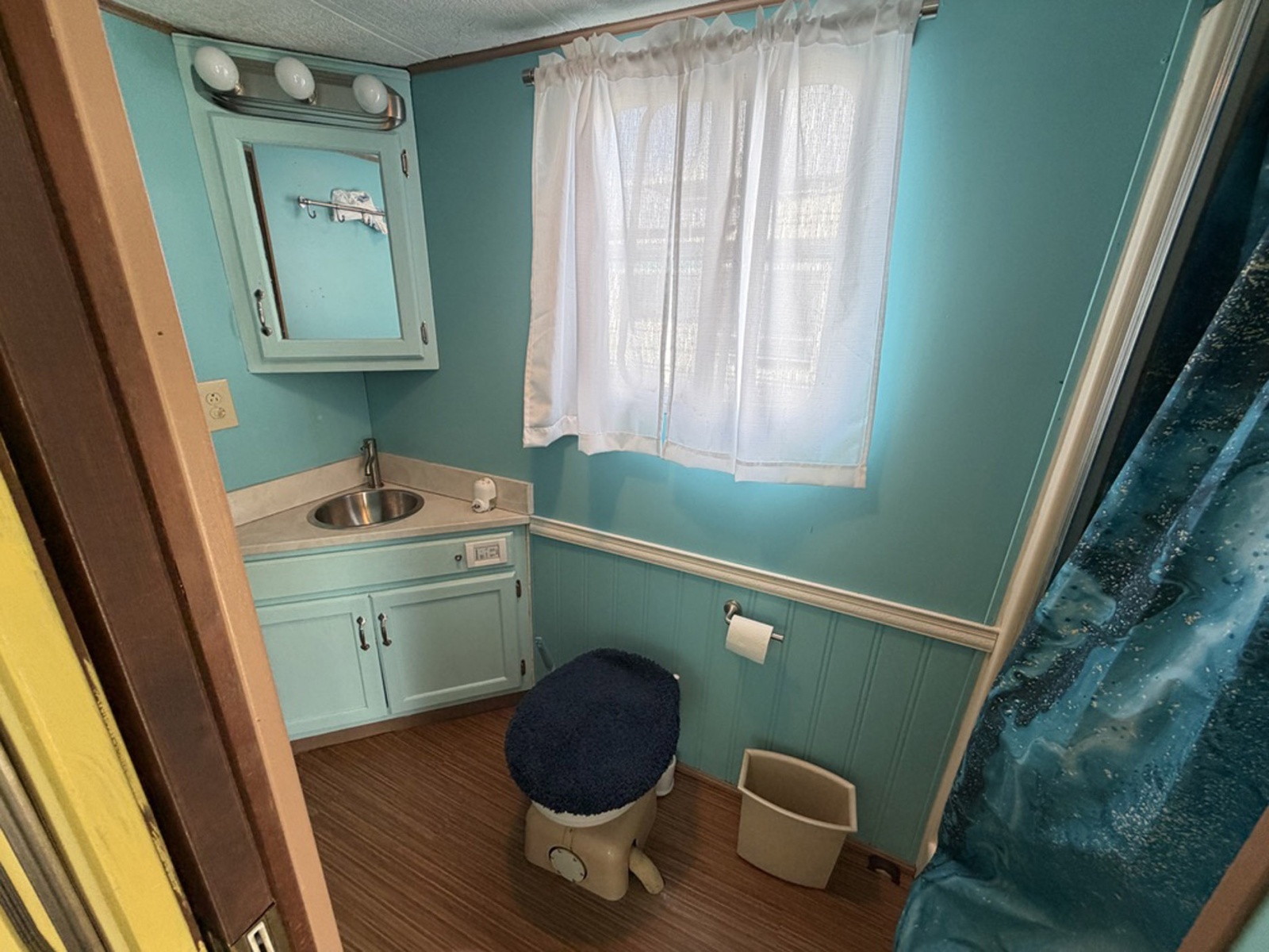 1988 Leisurecraft House Boat