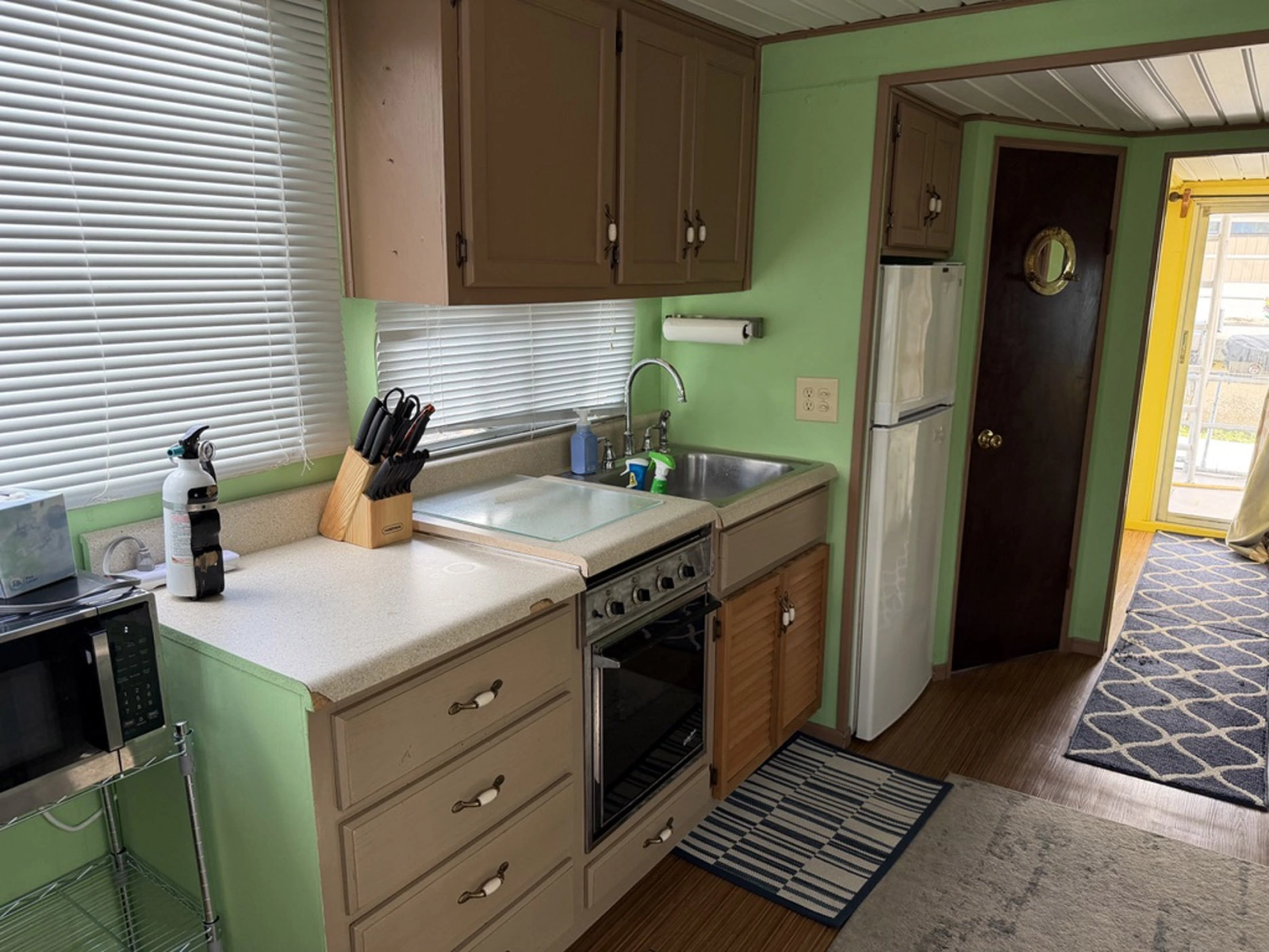 1988 Leisurecraft House Boat