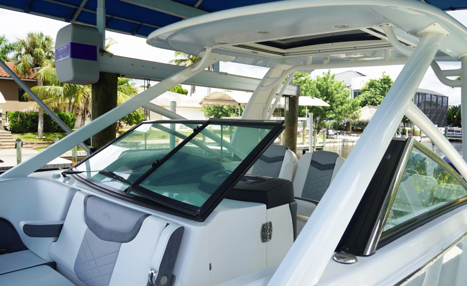 2021 Chaparral 280 OSX