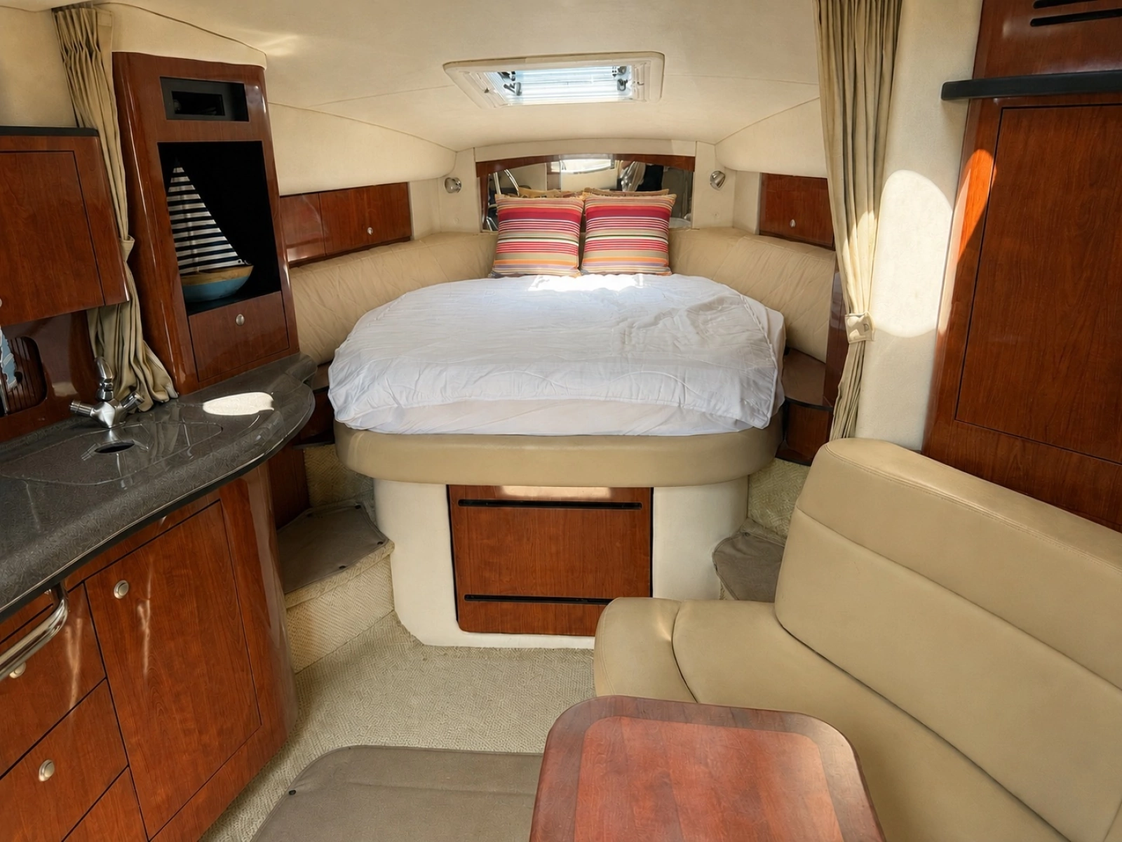 2007 Sea Ray Sundancer 320