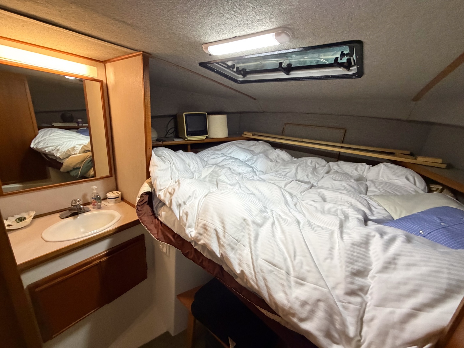 1990 Cruise-A-Home Corsair 4200