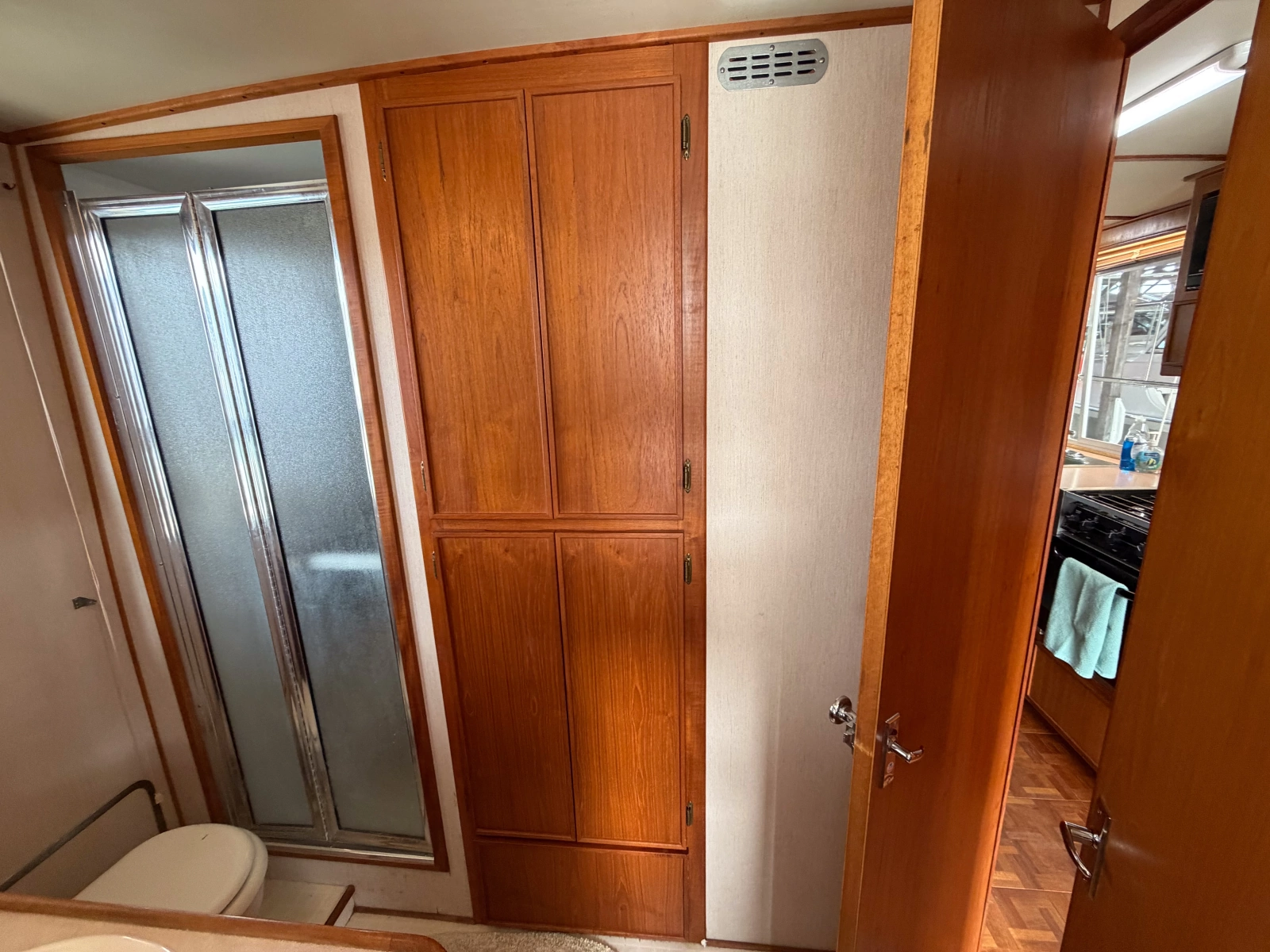 1990 Cruise-A-Home Corsair 4200