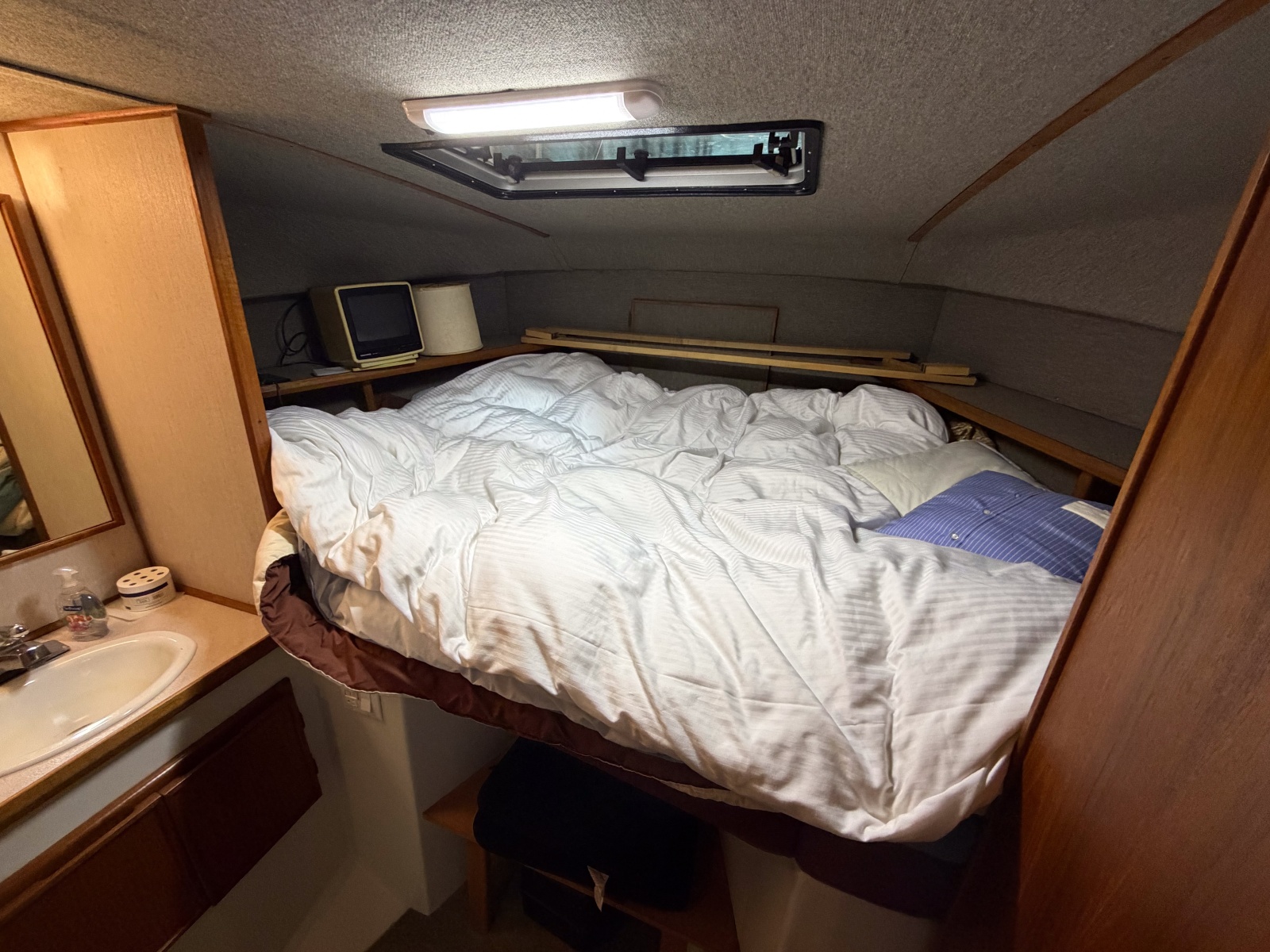 1990 Cruise-A-Home Corsair 4200