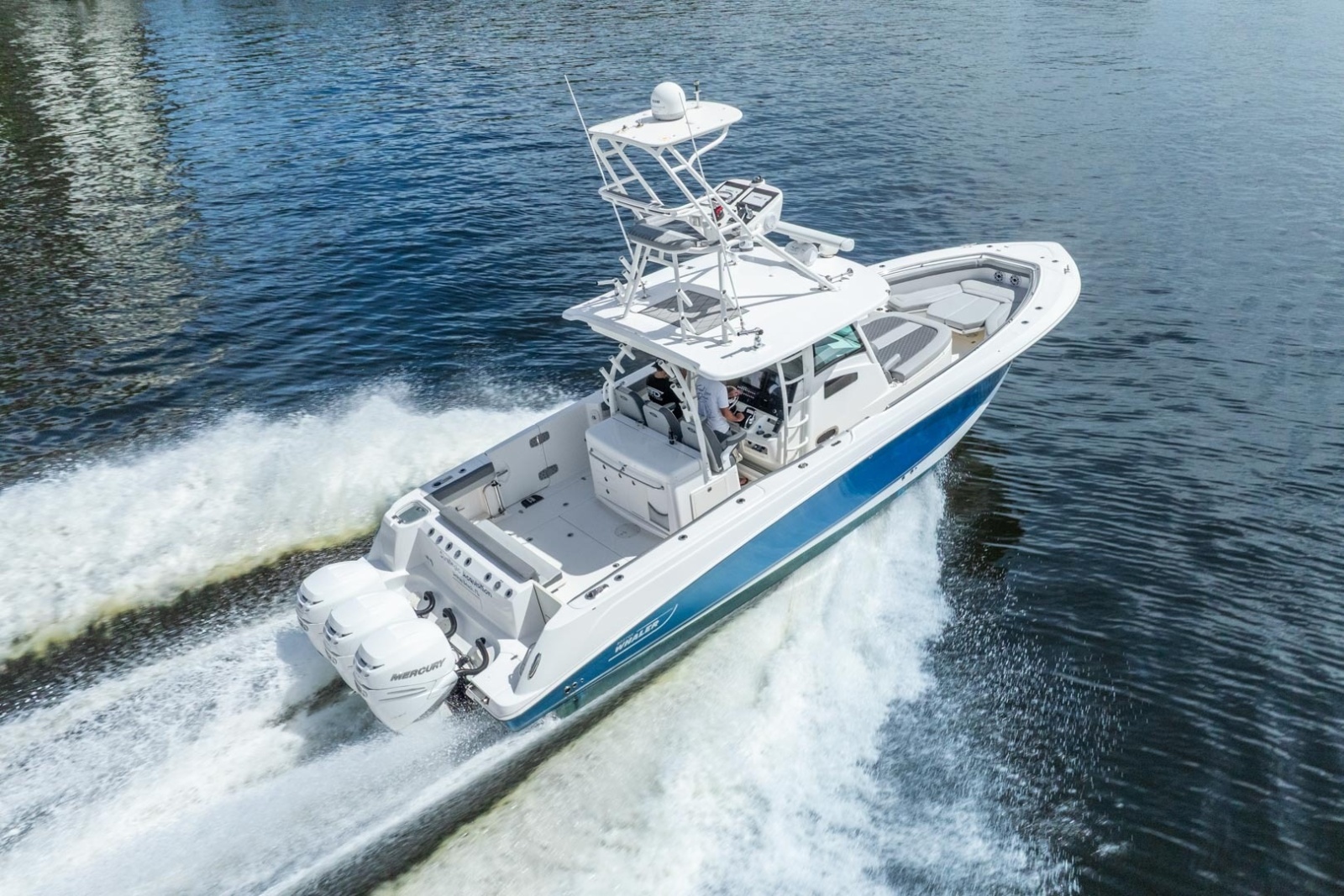 2011 Boston Whaler 