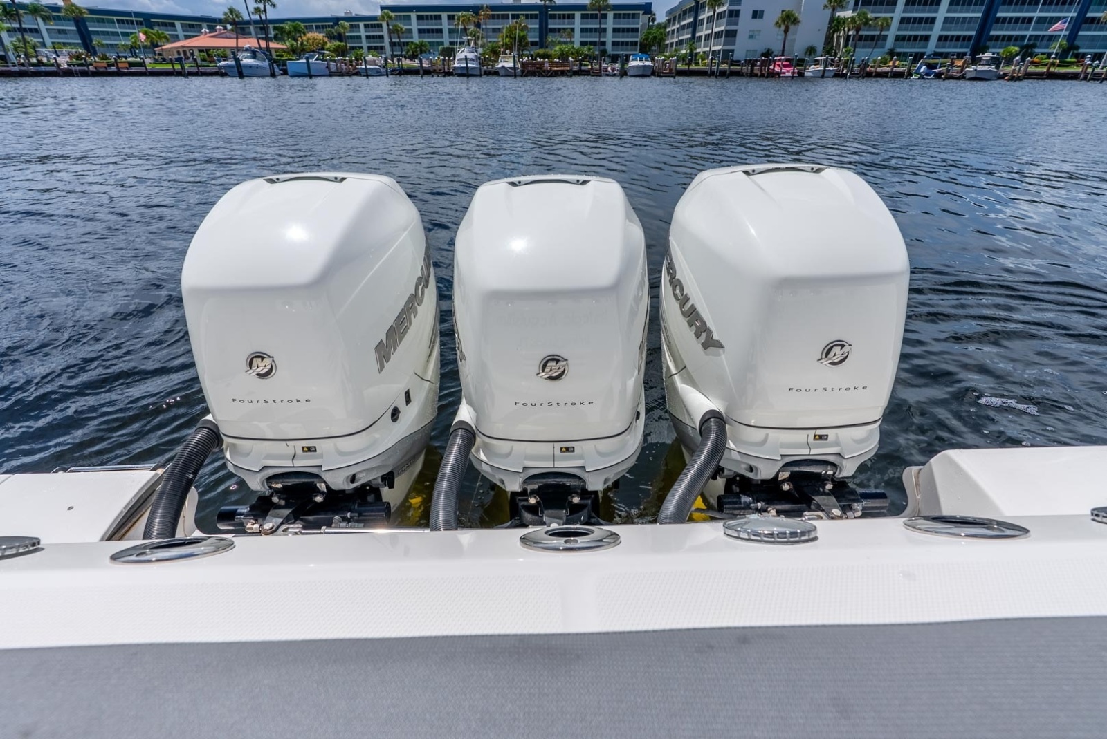 2011 Boston Whaler 