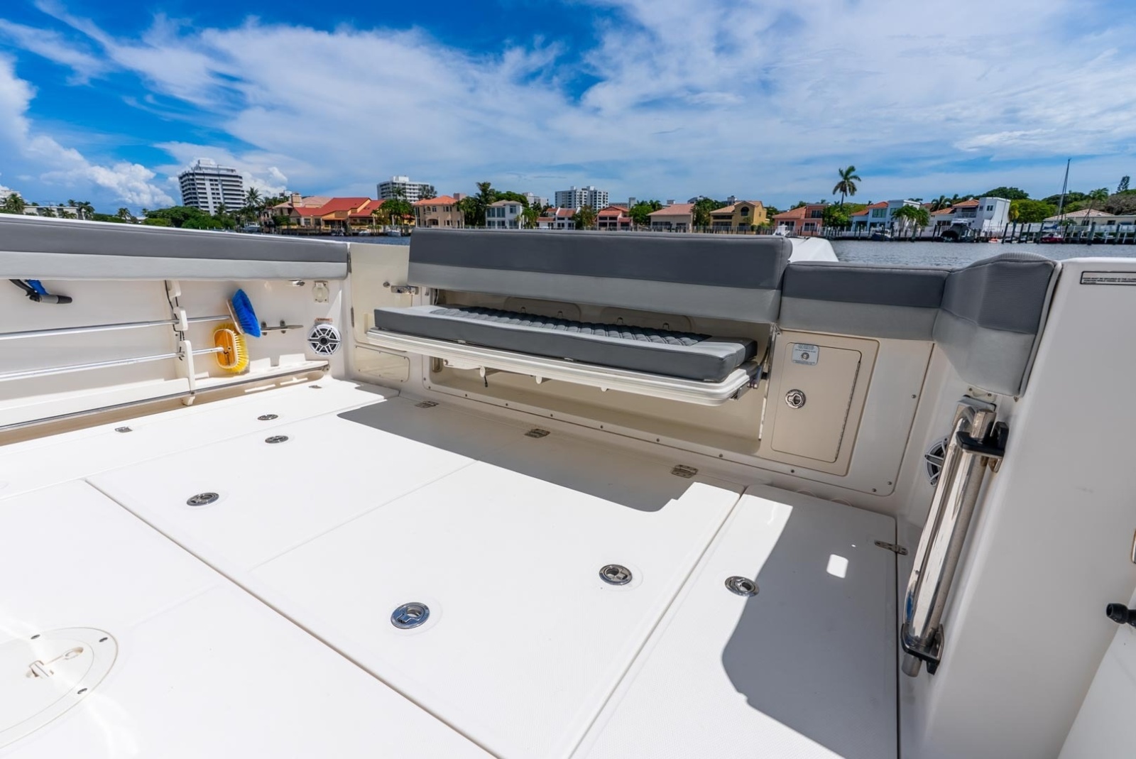 2011 Boston Whaler 