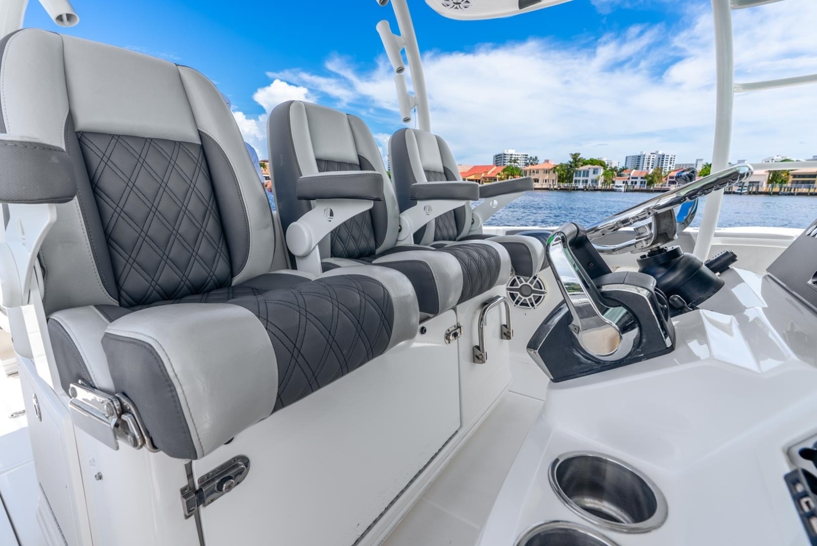 2011 Boston Whaler 