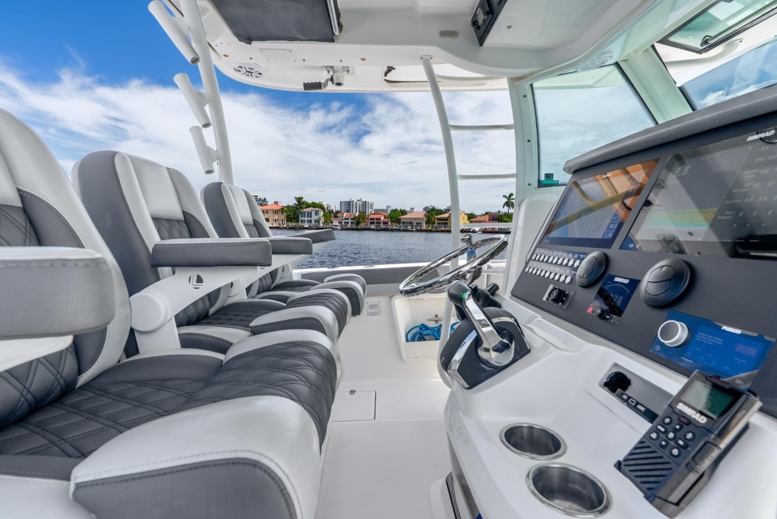 2011 Boston Whaler 