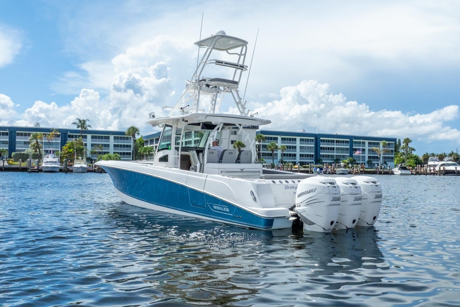 2011 Boston Whaler 